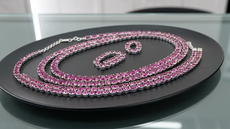 Bague vintage rubis entourée diamants style art déco